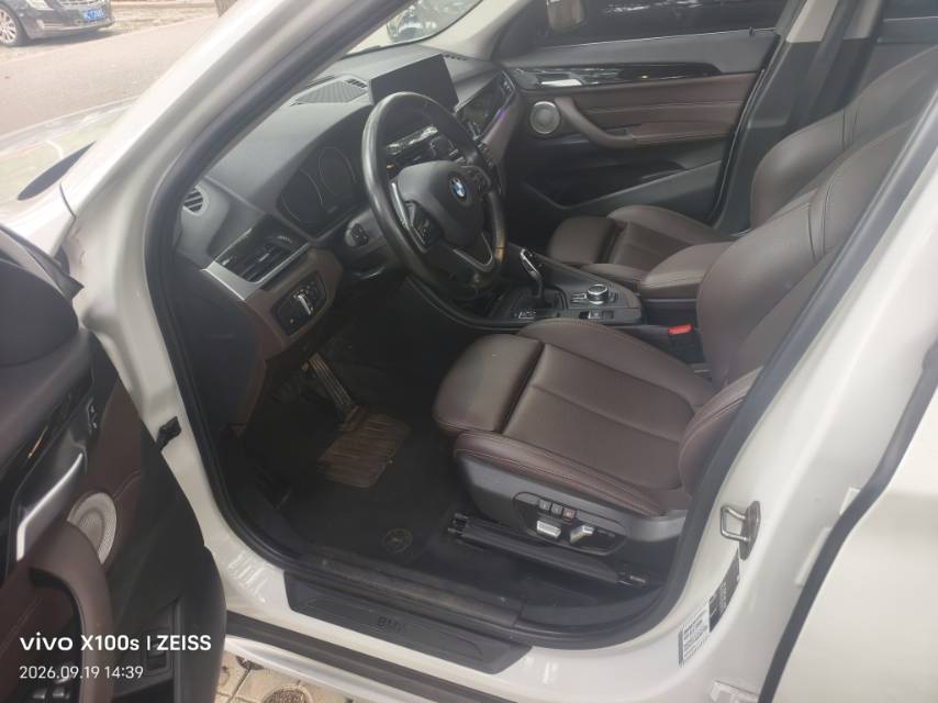 BMW X1 2022 car image #2