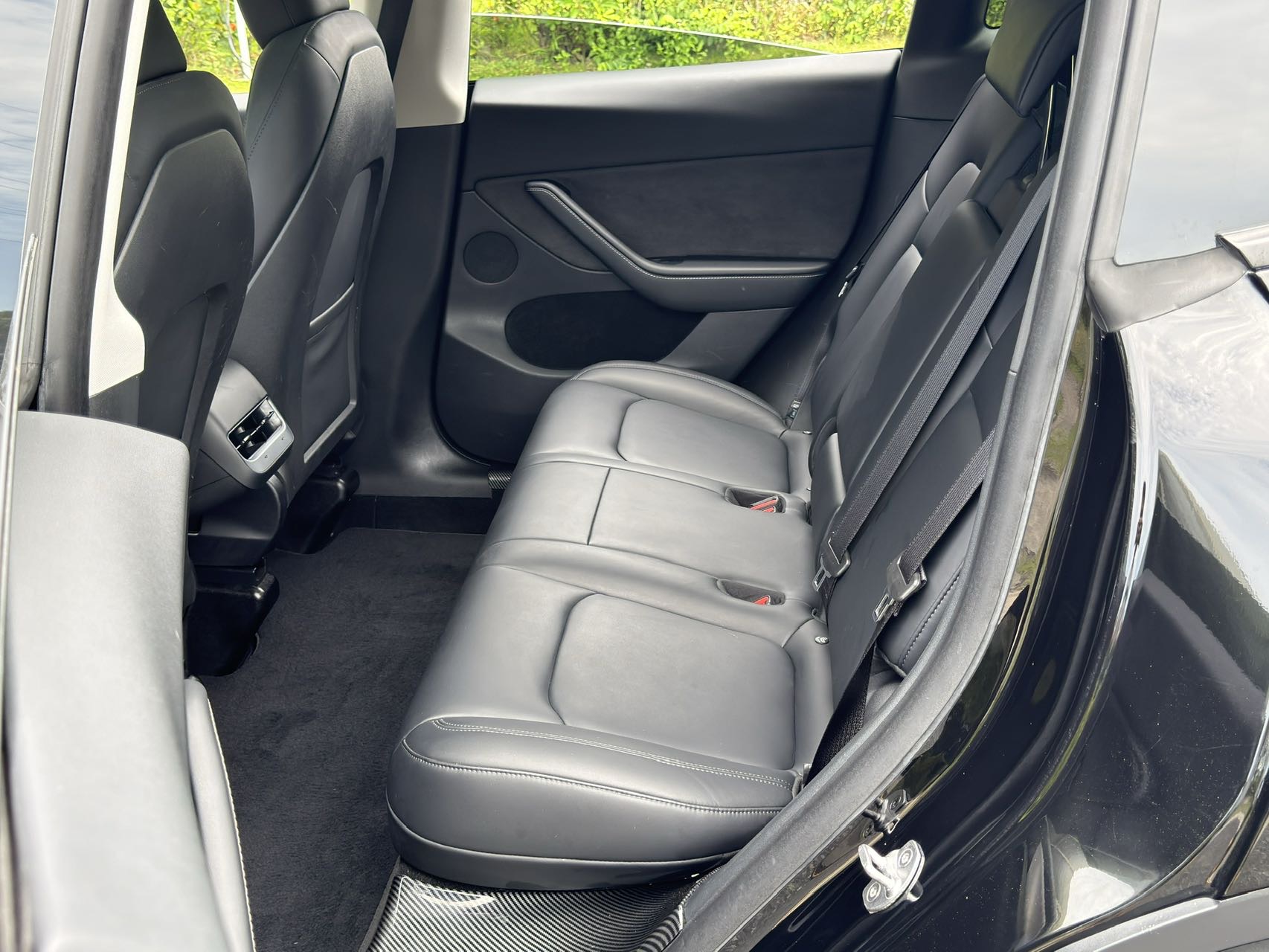 Tesla Model Y 2022 car image #3