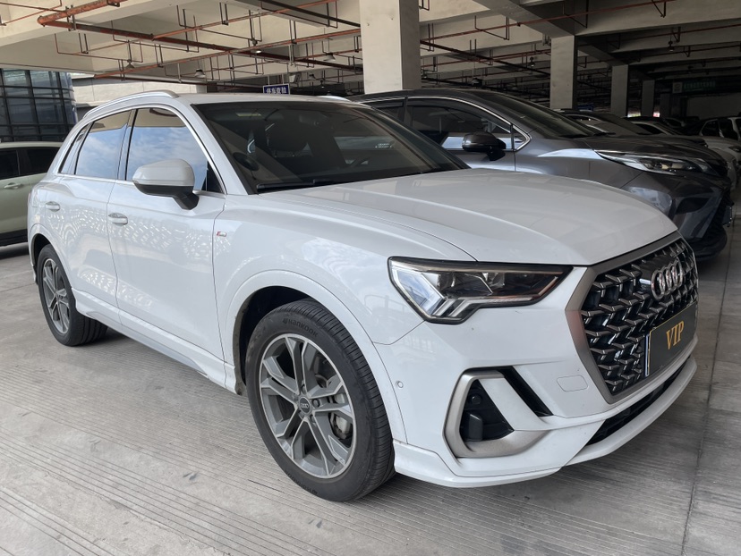 Audi Q3 2024 car image #3
