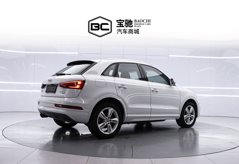 Audi Q3 2017 car image #9