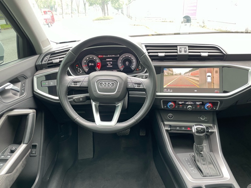 Audi Q3 2023 #15 Audi Q3 2023 car image #15