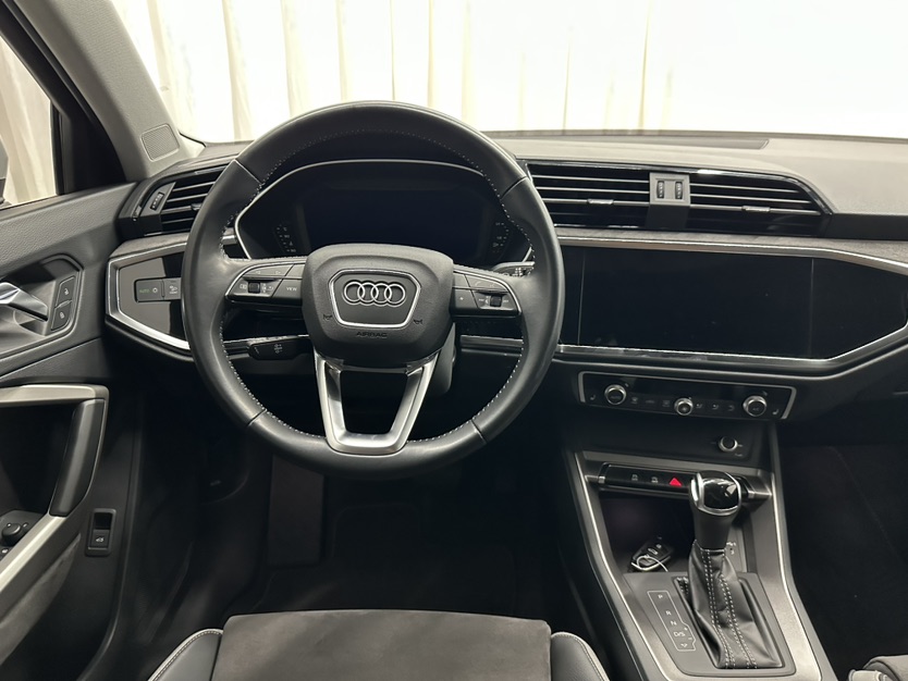 Audi Q3 2022 #11 Audi Q3 2022 car image #11