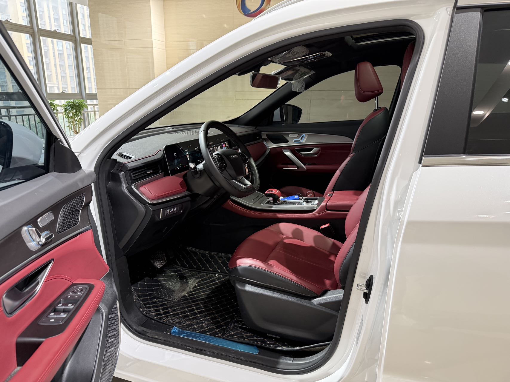 Jetour X70 PLUS 2025 car image #15