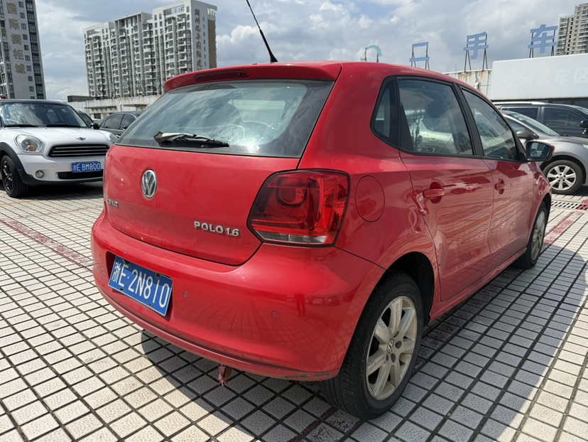 Volkswagen Polo 2014 car image #9