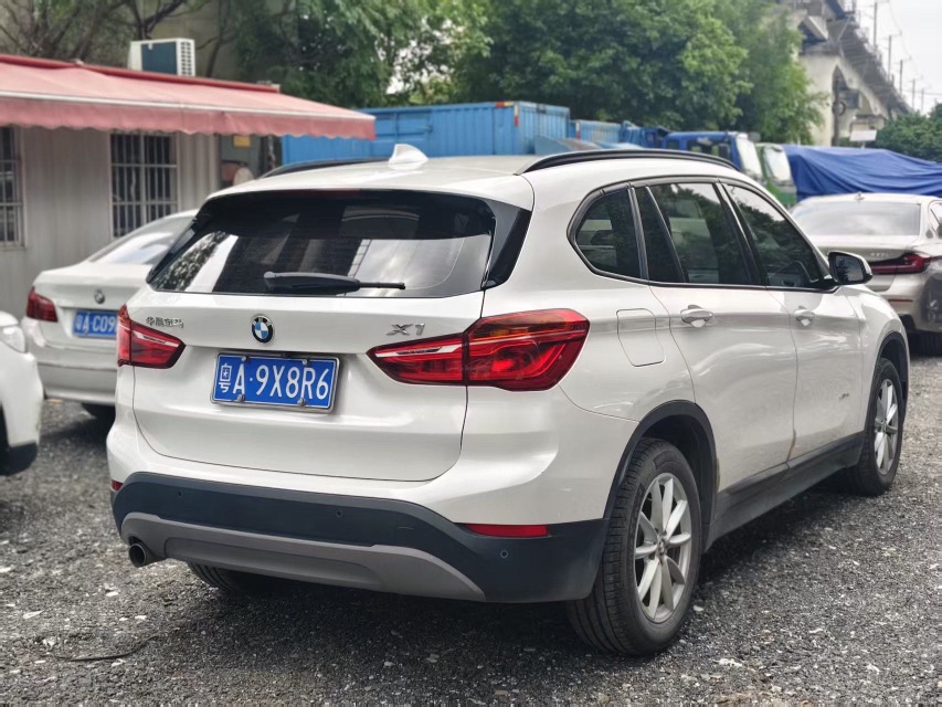 BMW X1 2018 #4 BMW X1 2018 car image #4