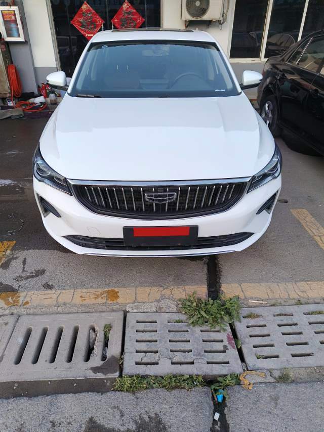 GEELY Emgrand 2022 car image #2