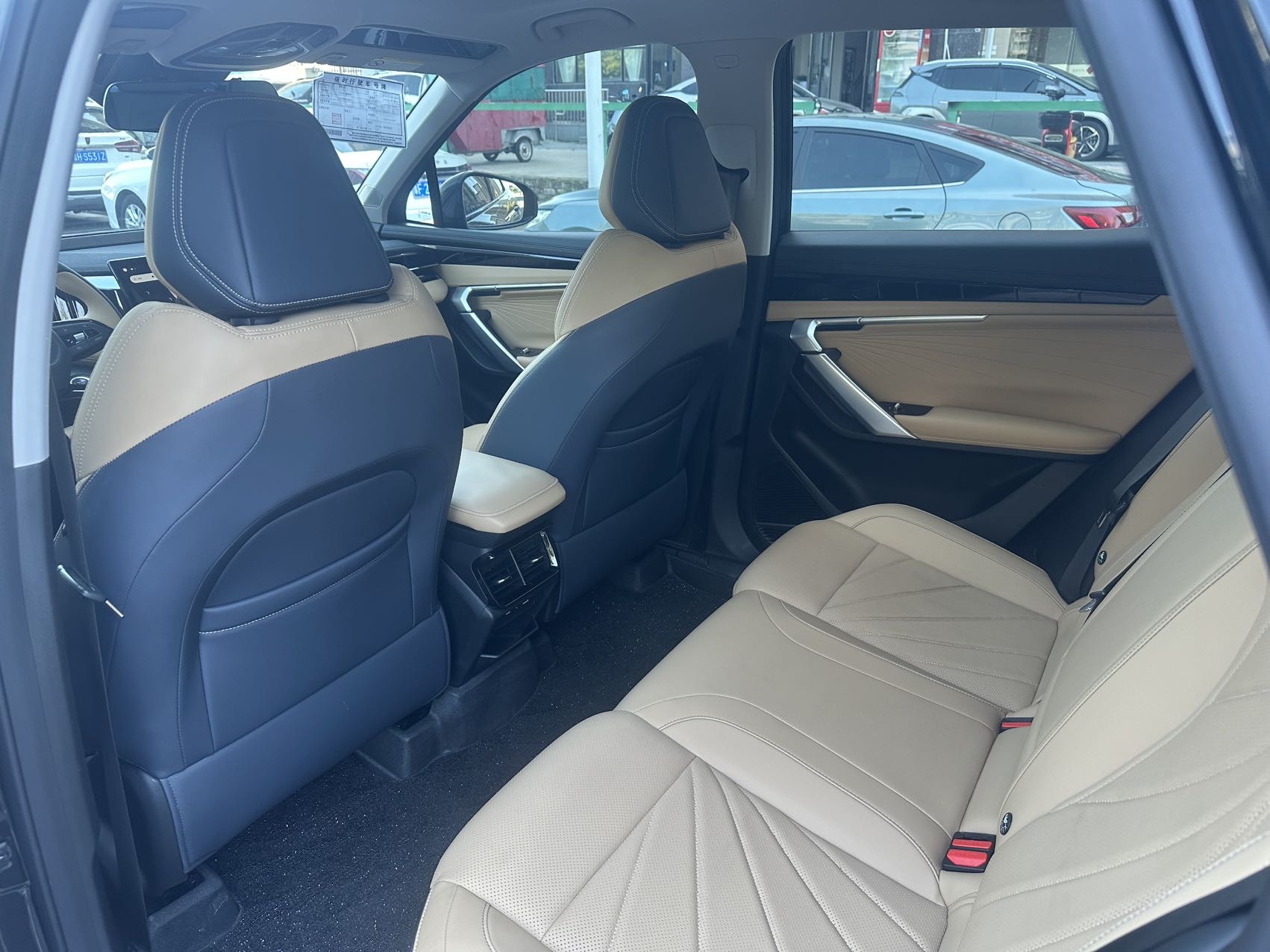 GEELY Boyue L 2023 car image #6