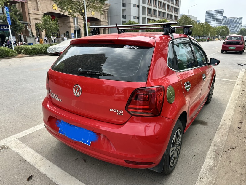 Volkswagen Polo 2018 car image #2