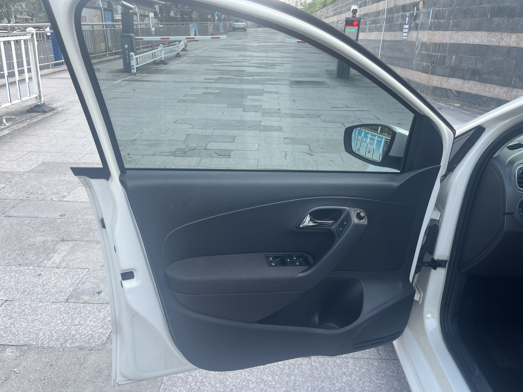 Volkswagen Polo 2014 car image #14
