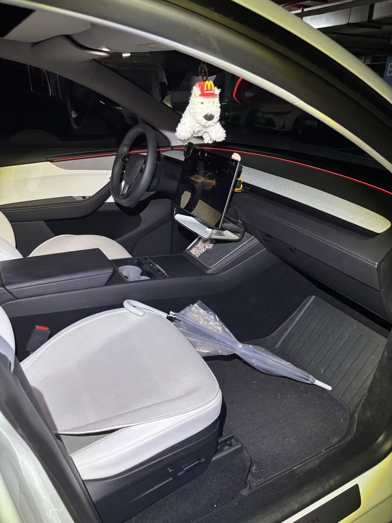Tesla Model Y 2025 #7 Tesla Model Y 2025 car image #7