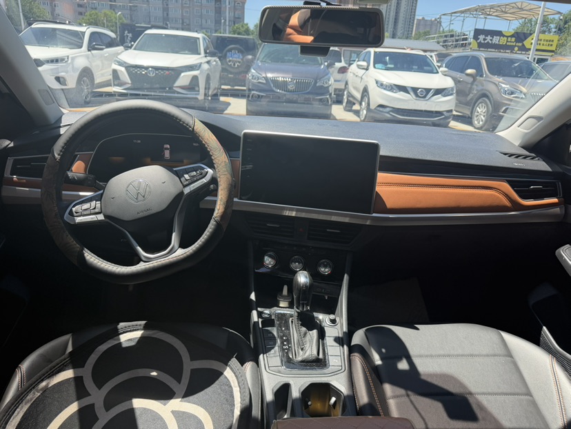 Volkswagen Bora 2022 car image #5