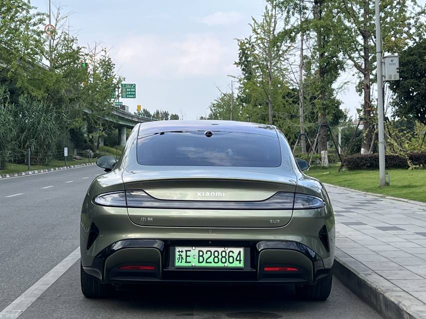 MI SU7 2024 immagine di auto #8