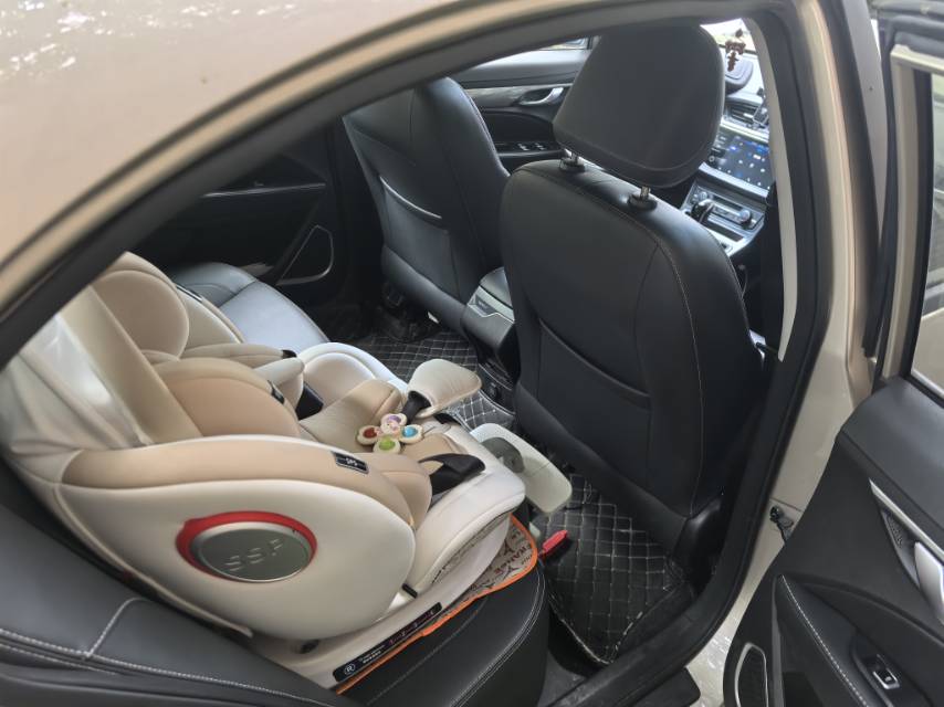 GEELY Emgrand 2019 #9 GEELY Emgrand 2019 car image #9