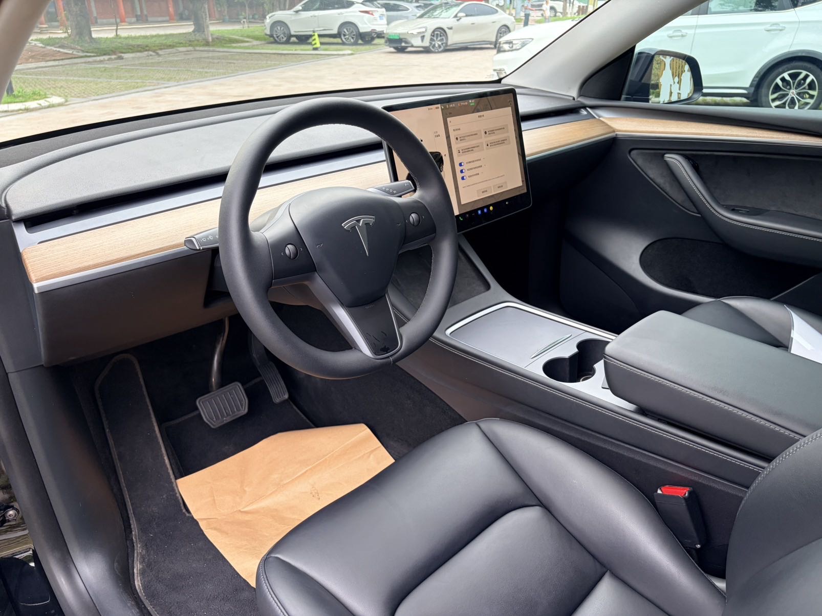 Tesla Model Y 2022 car image #7