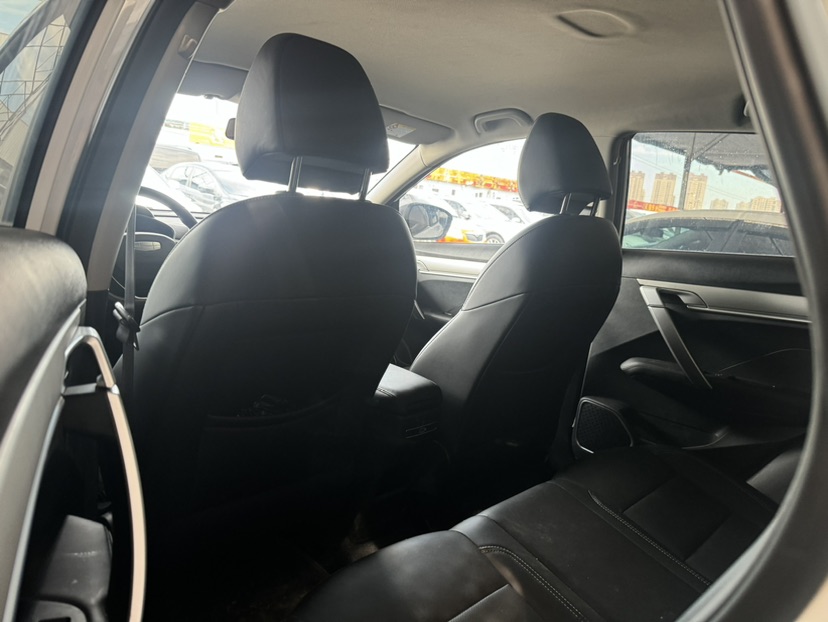 GEELY Coolray 2025 car image #2