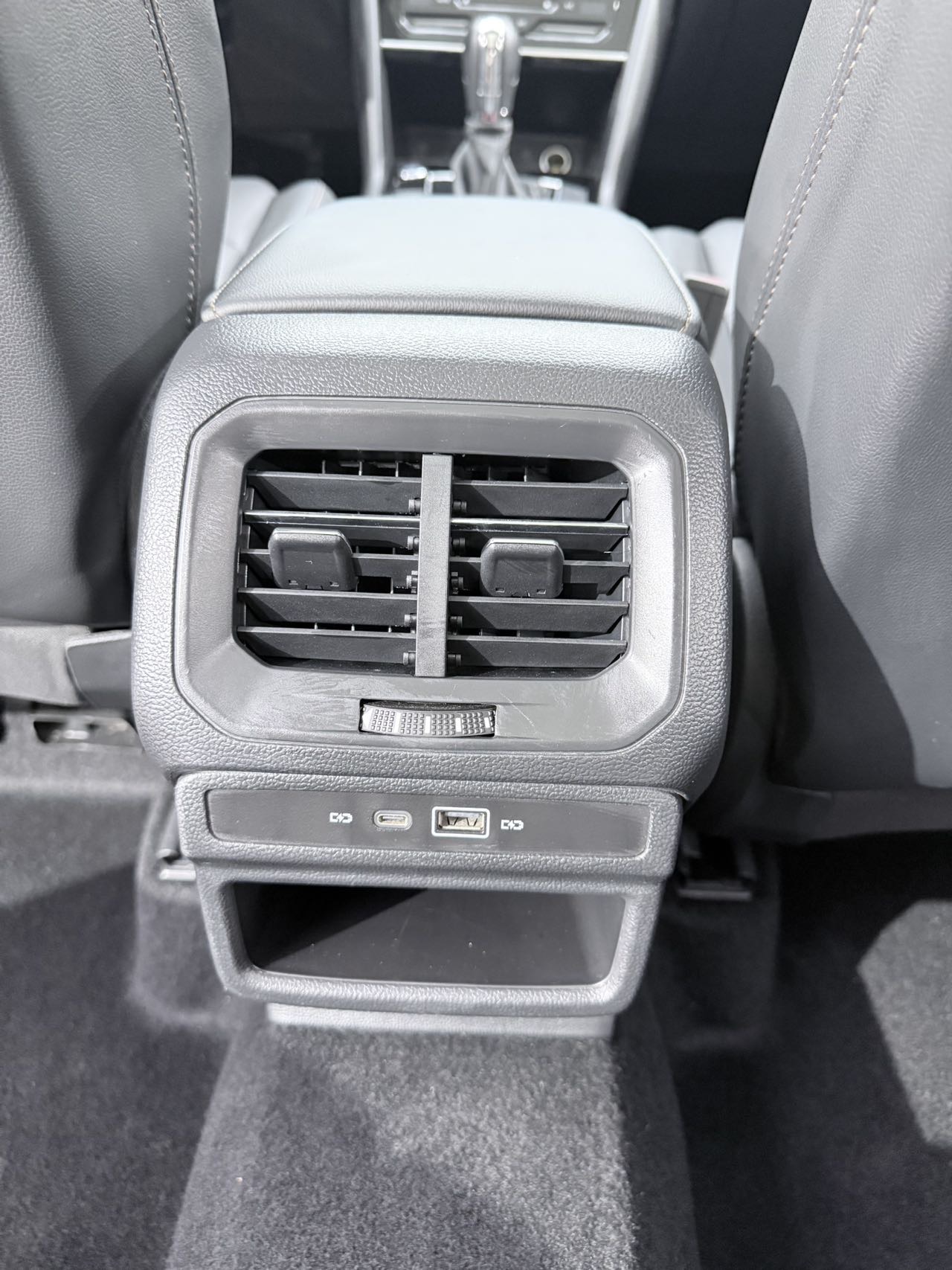 Volkswagen Tharu 2022 car image #13
