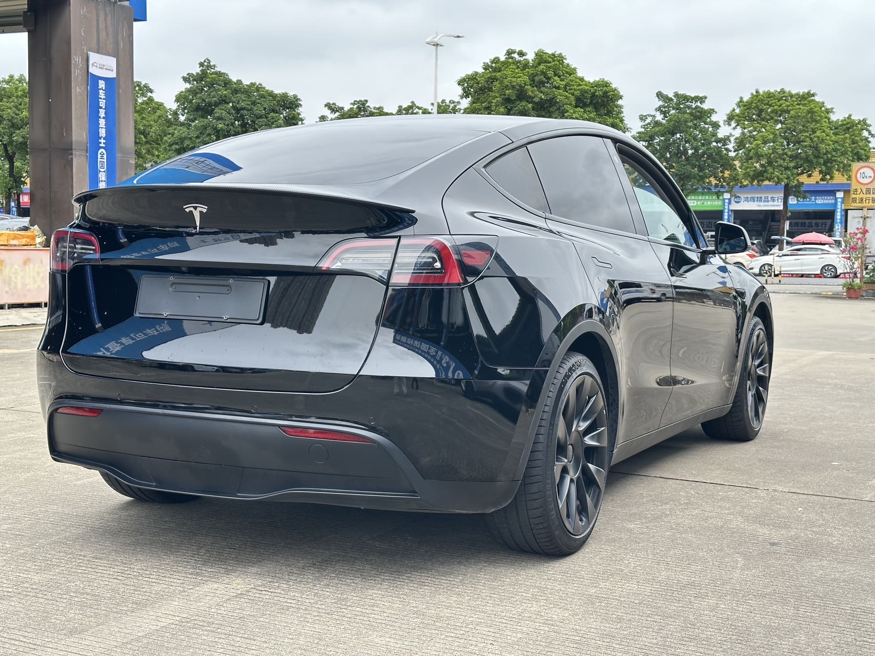 Tesla Model Y 2021 #5 Tesla Model Y 2021 car image #5