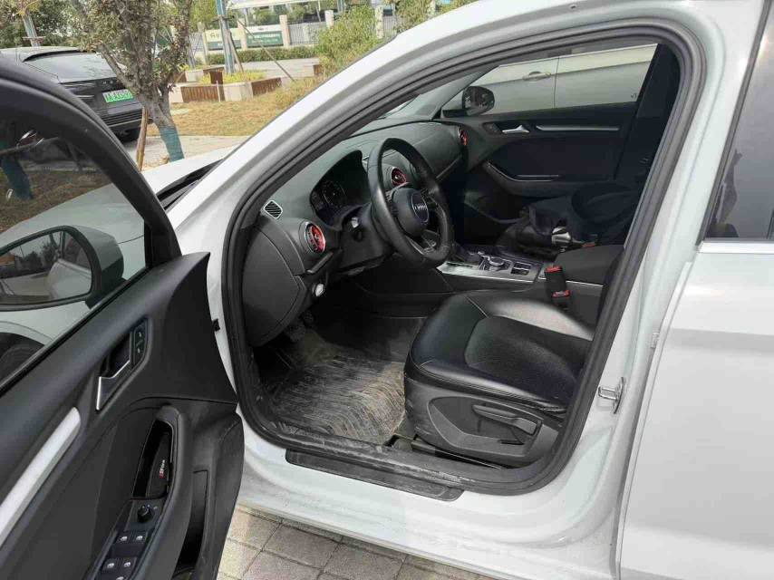 Audi A3 2018 car image #5