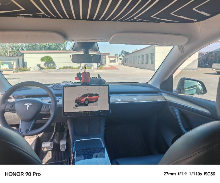 Tesla Model Y 2023 car image #4