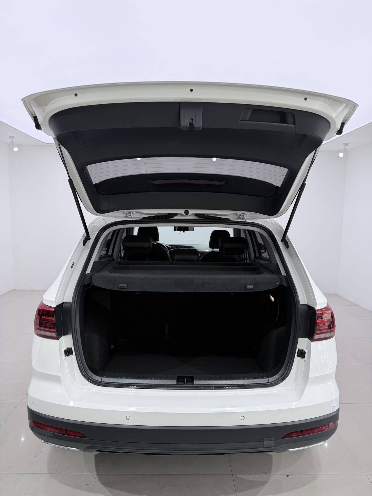 Volkswagen Tharu 2022 car image #15