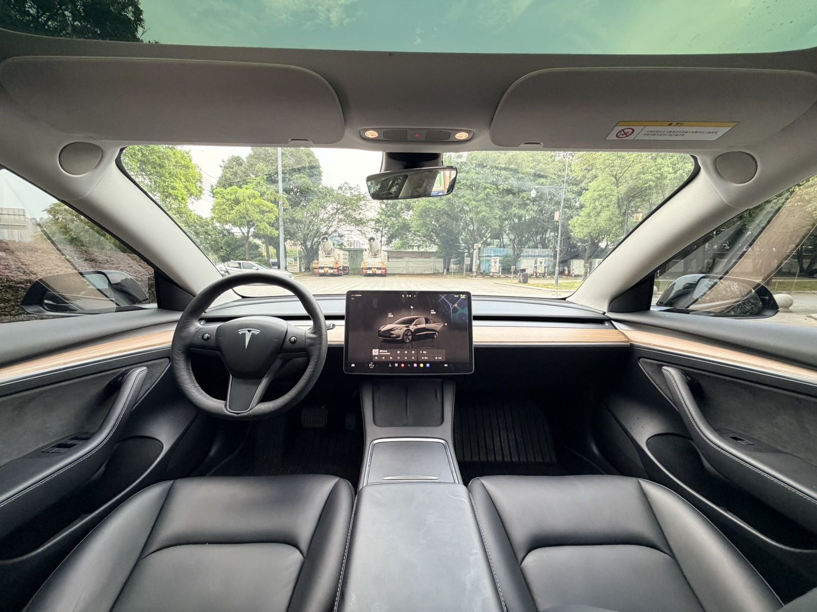 Tesla Model 3 2022 car image #14