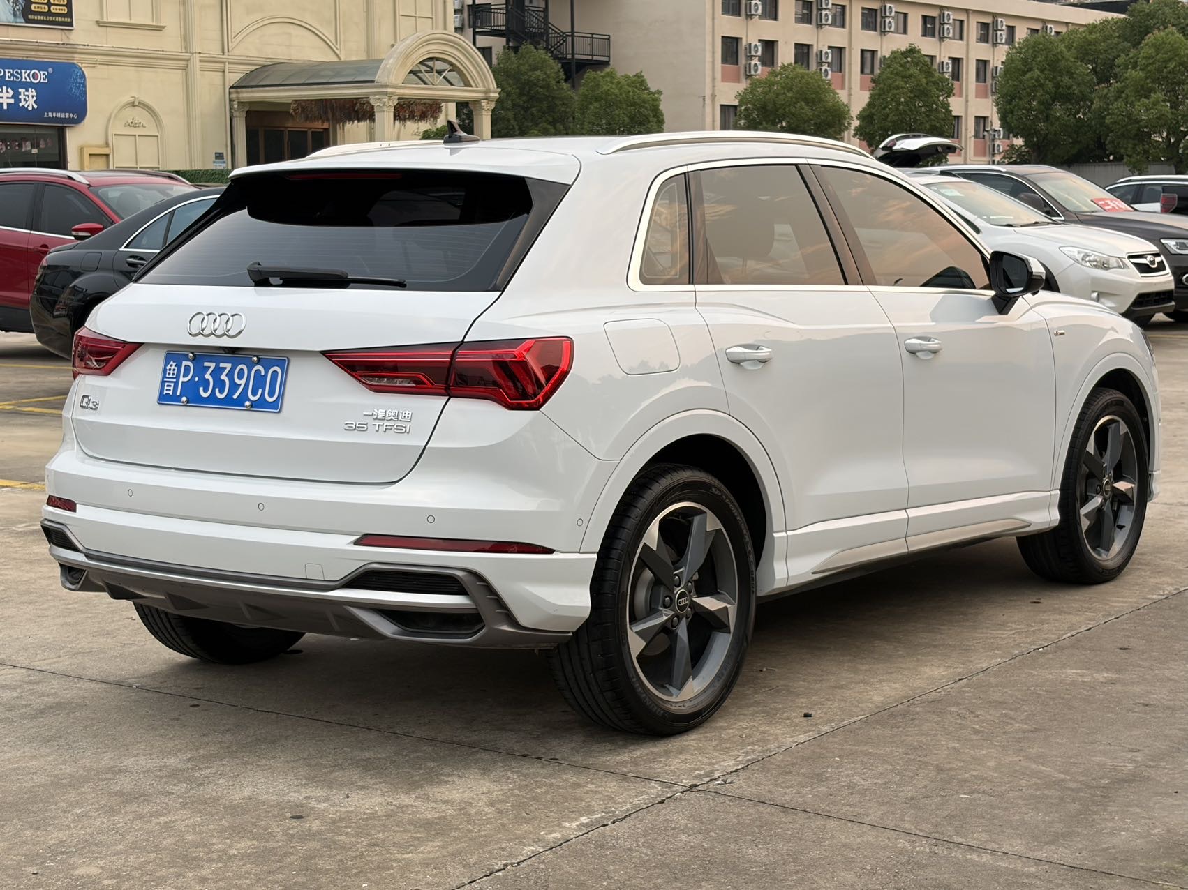 Audi Q3 2022 car image #10