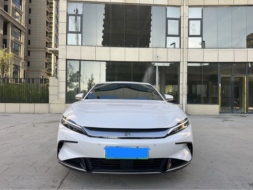 BYD Han 2023 car image #2