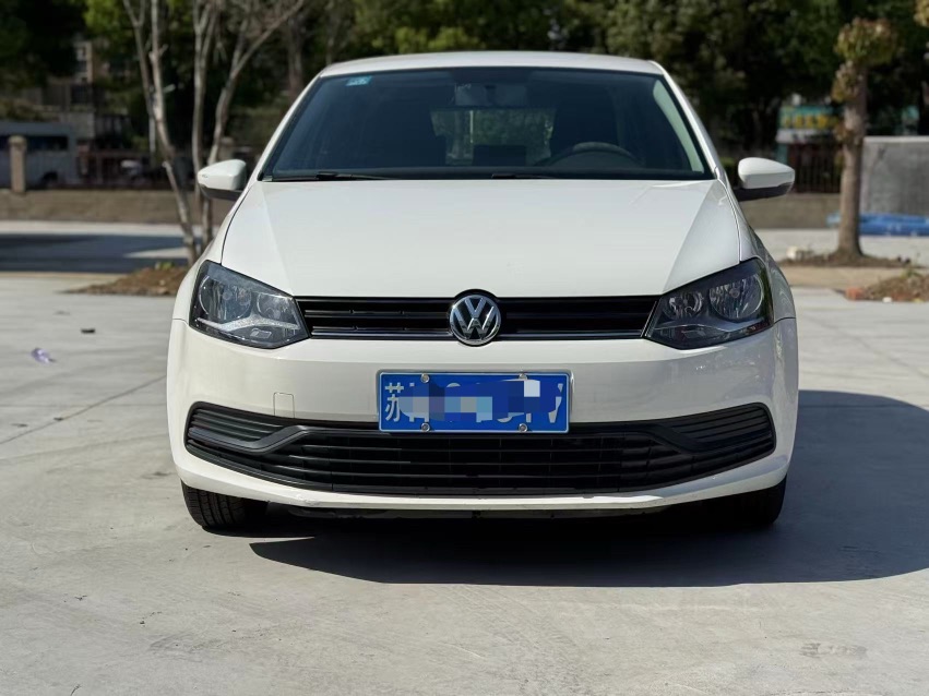 Volkswagen Polo 2015 car image #2