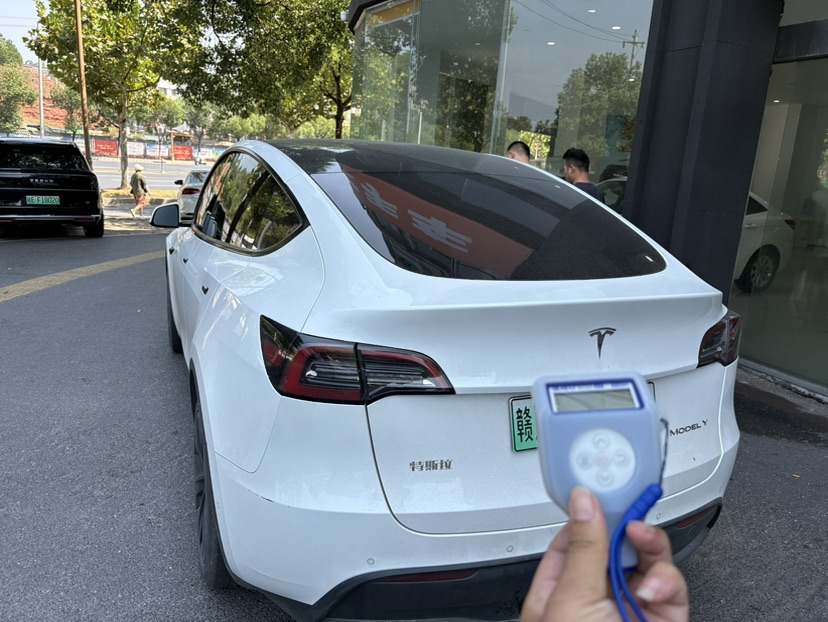 Tesla Model Y 2024 #7 Tesla Model Y 2024 car image #7