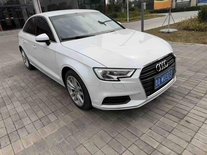 Audi A3 2018 car image #2