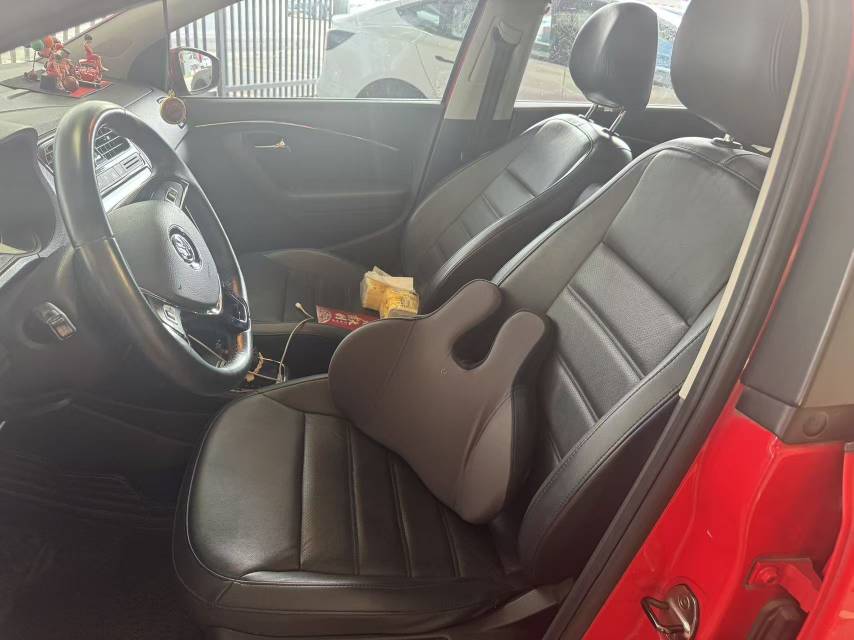 Volkswagen Polo 2017 car image #5