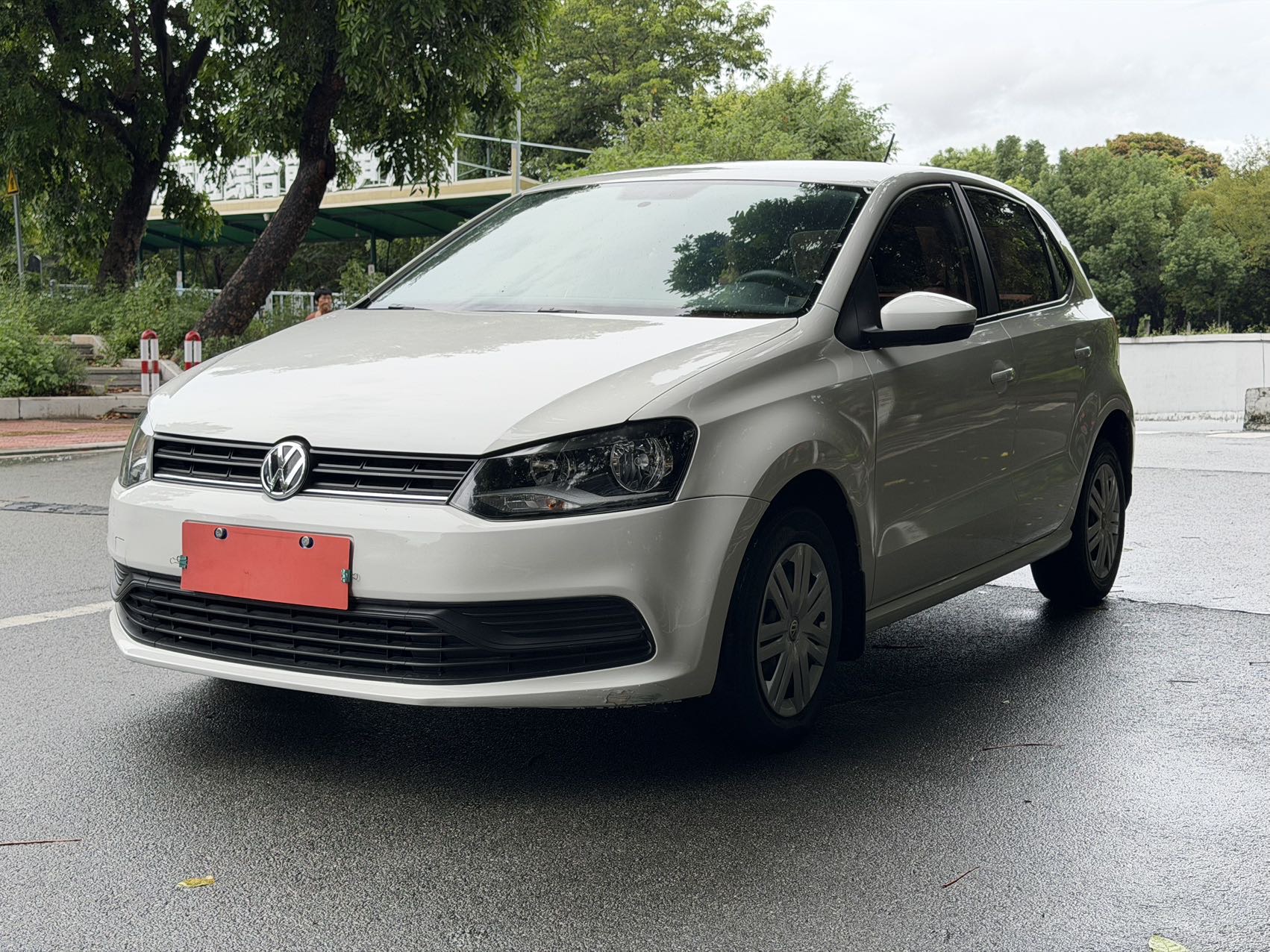 Volkswagen Polo 2017 car image 