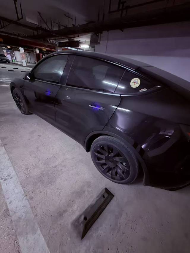Tesla Model Y 2022 #5 Tesla Model Y 2022 car image #5