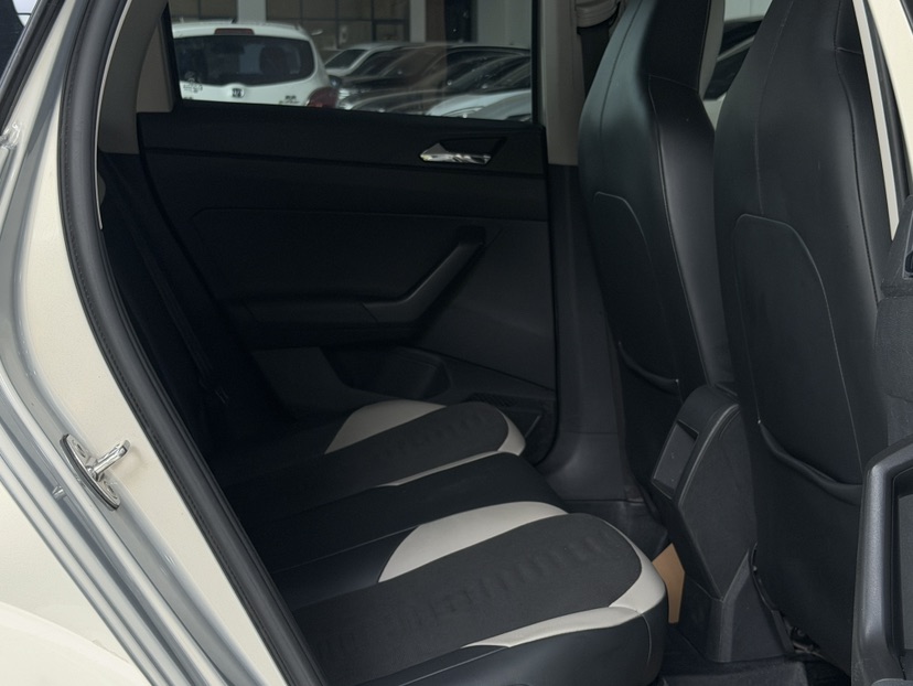 Volkswagen Polo 2020 car image #7