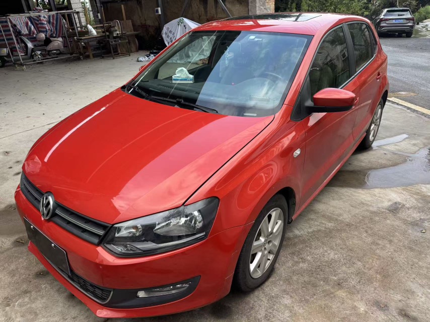 Volkswagen Polo 2011 Volkswagen Polo 2011 car image