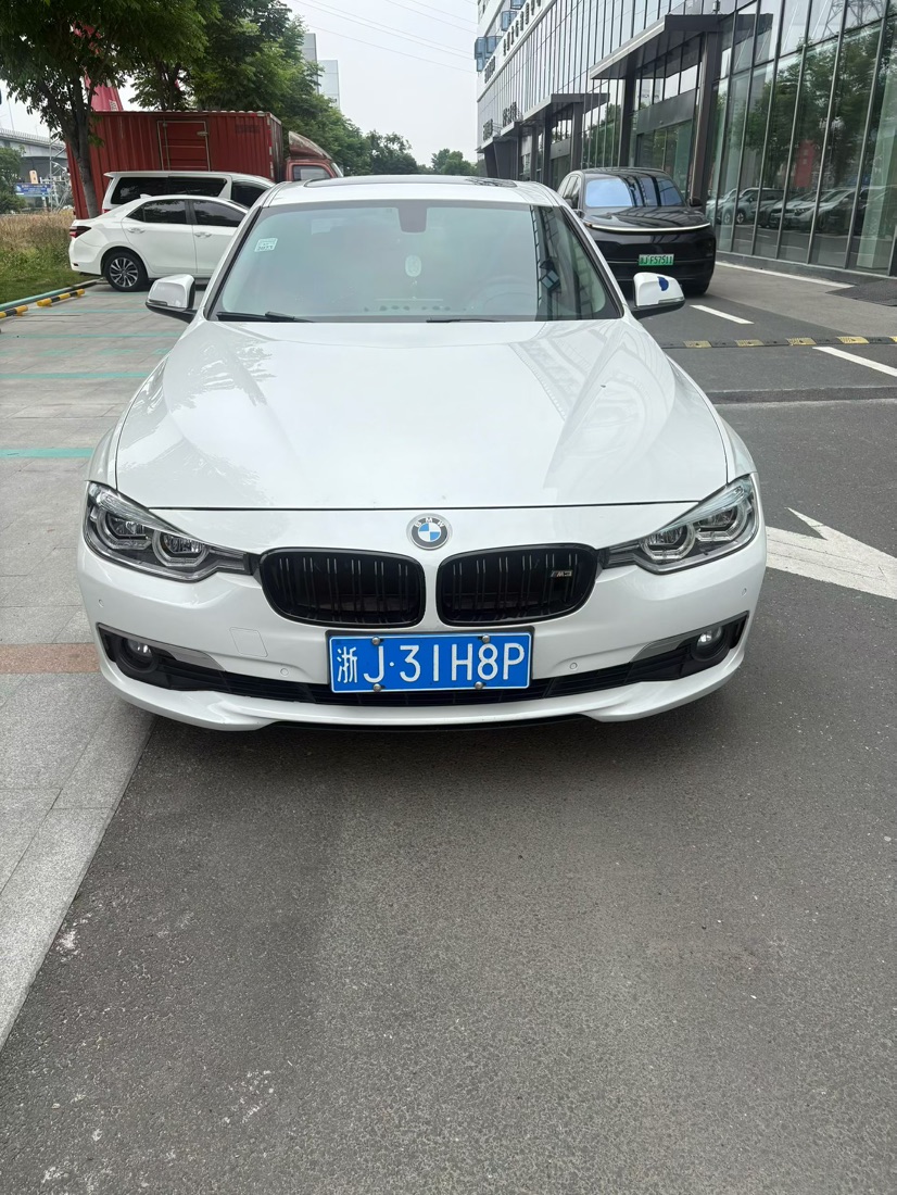 BMW 3 Series 2019 #2 BMW 3 Series 2019 car image #2