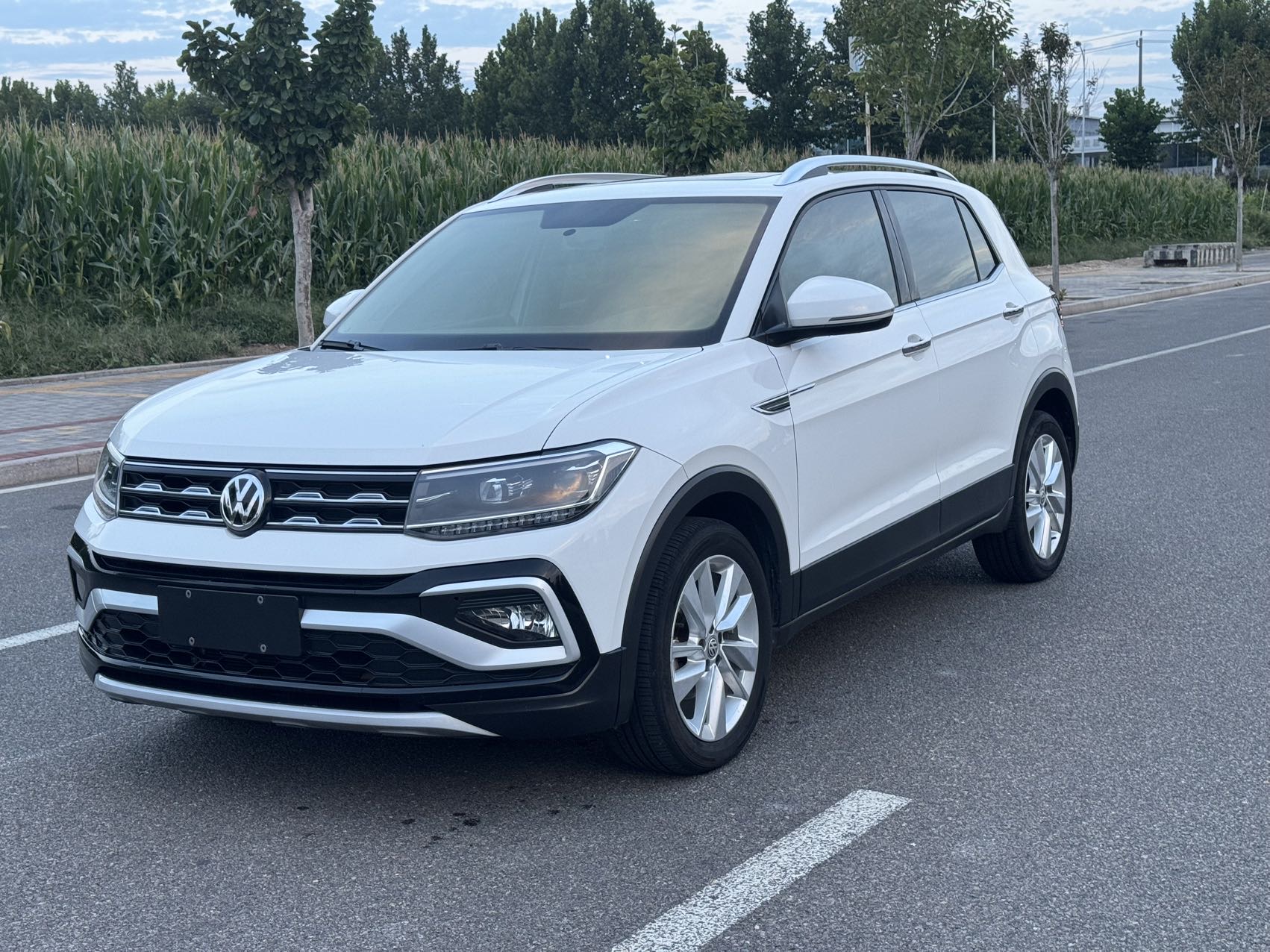 Volkswagen T-Cross 2020 Volkswagen T-Cross 2020 immagine di auto