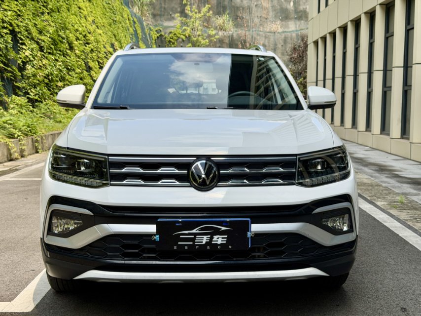 Volkswagen T-Cross 2021 car image #2