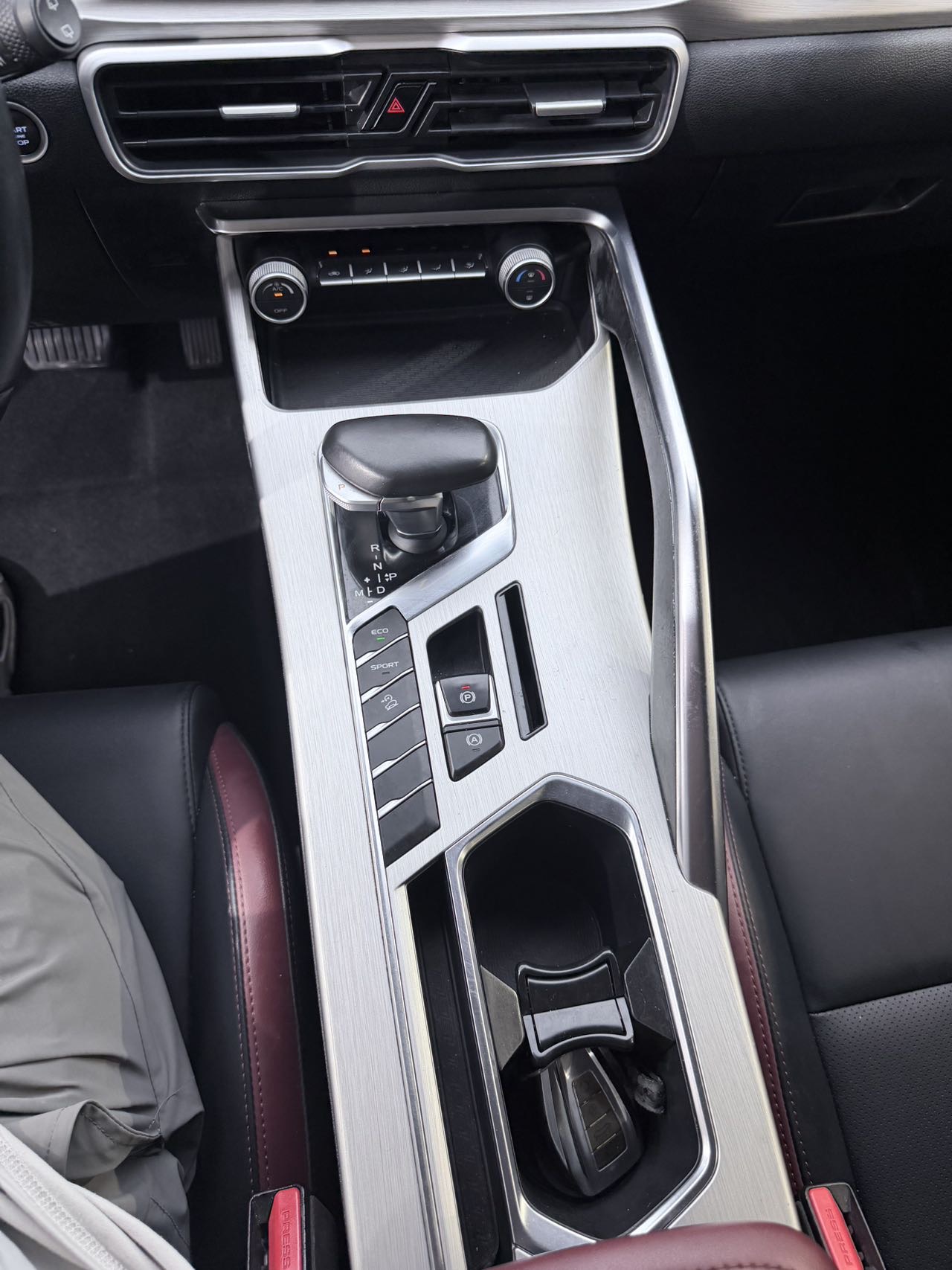 GEELY Coolray 2022 #12 GEELY Coolray 2022 car image #12