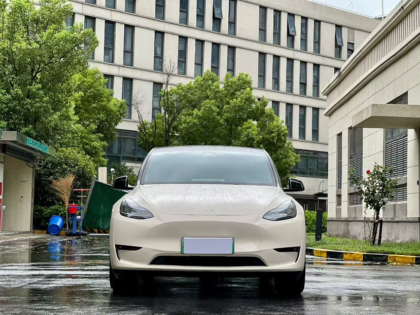 Tesla Model Y 2023 #2 Tesla Model Y 2023 car image #2