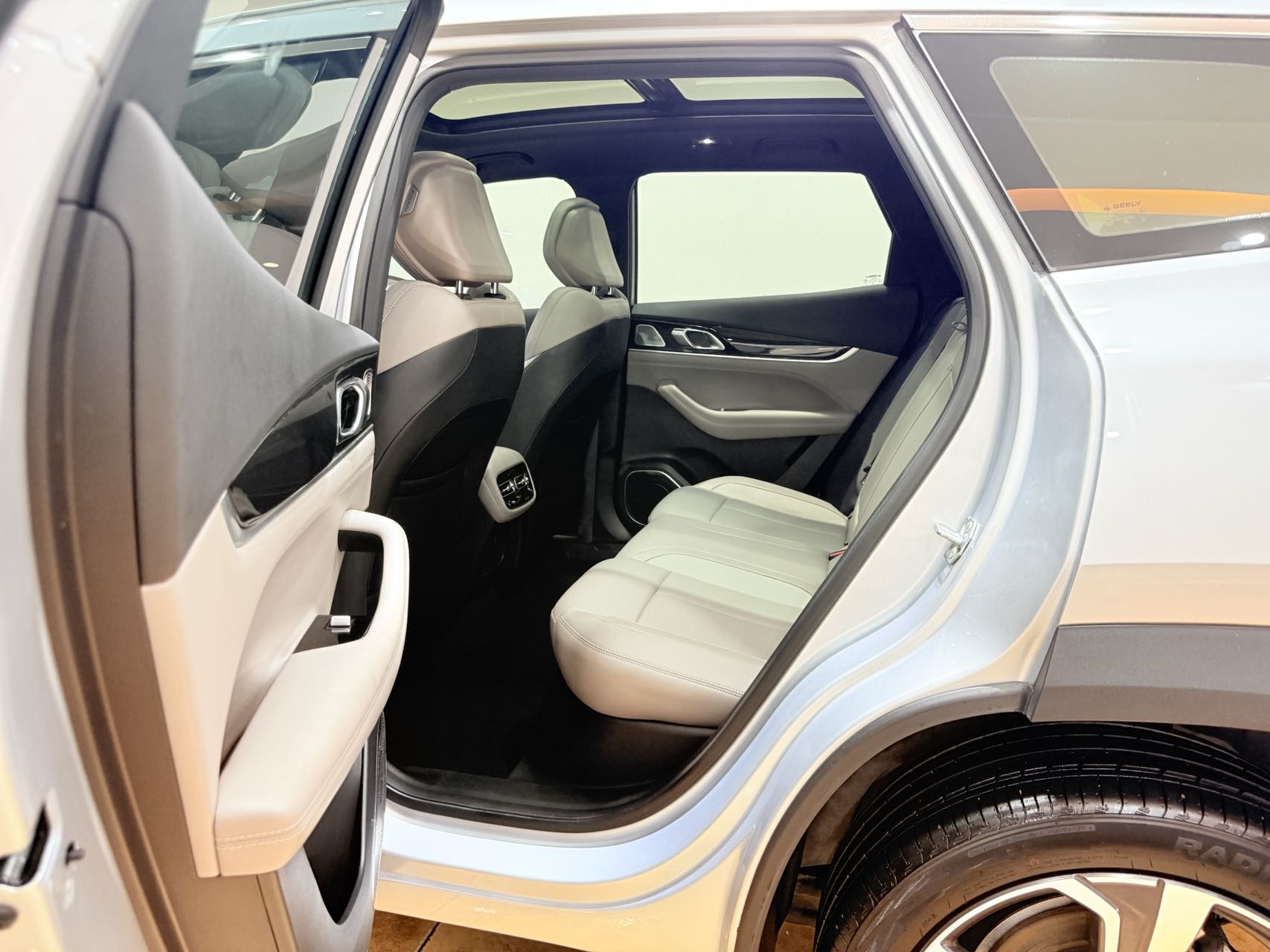 GEELY Boyue L 2025 #10 GEELY Boyue L 2025 изображение автомобиля #10