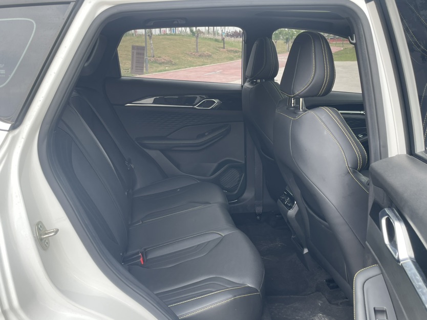 GEELY Coolray 2025 car image #10