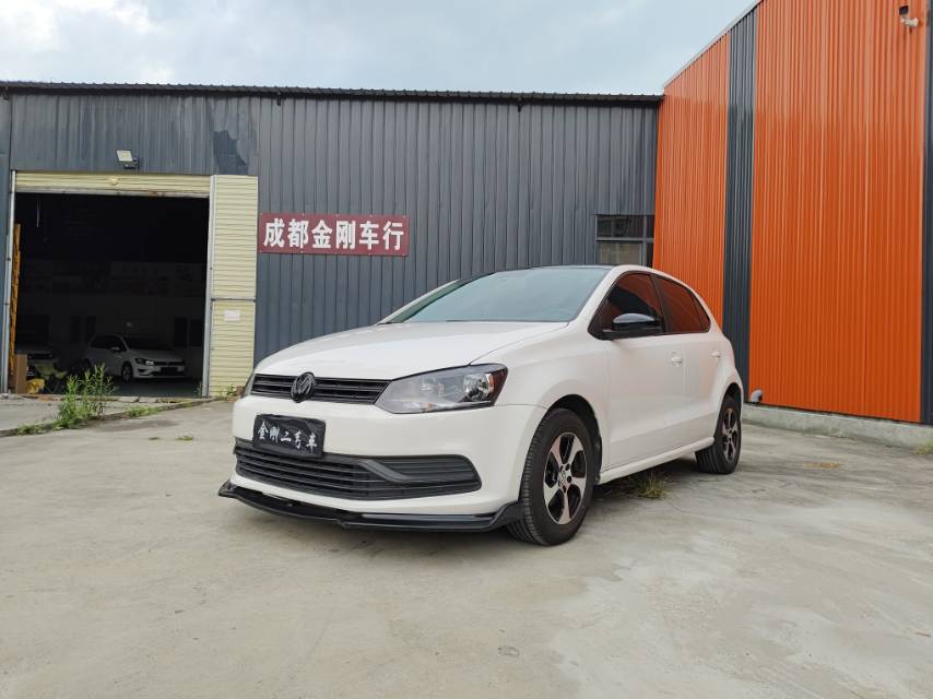 Volkswagen Polo 2015 Volkswagen Polo 2015 car image