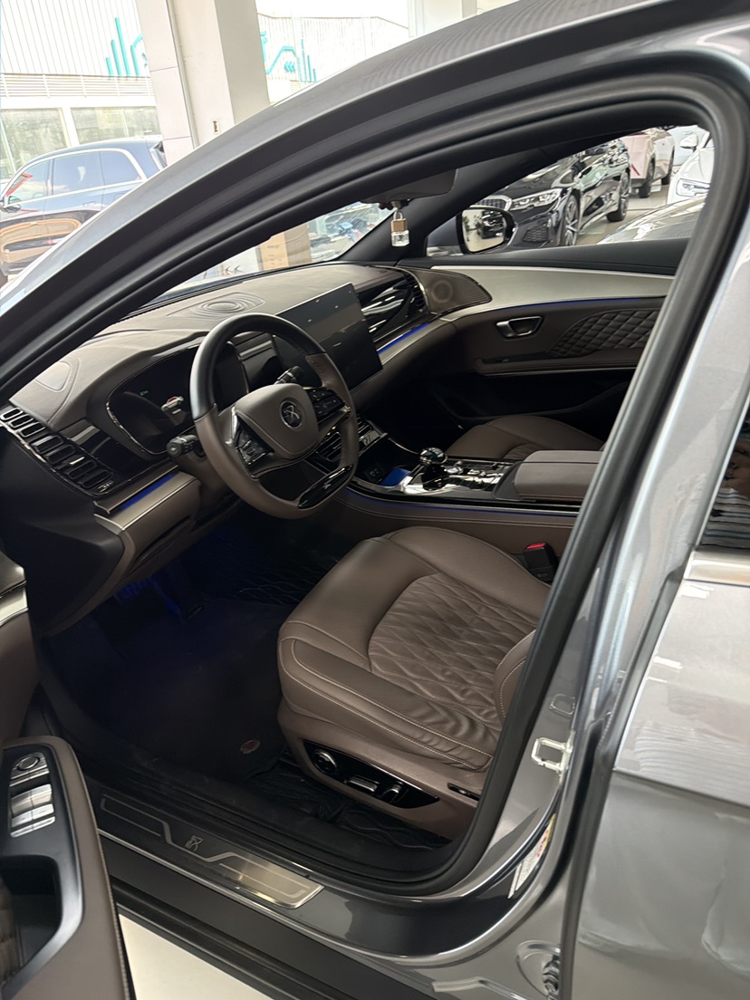 BYD Han 2024 car image #2