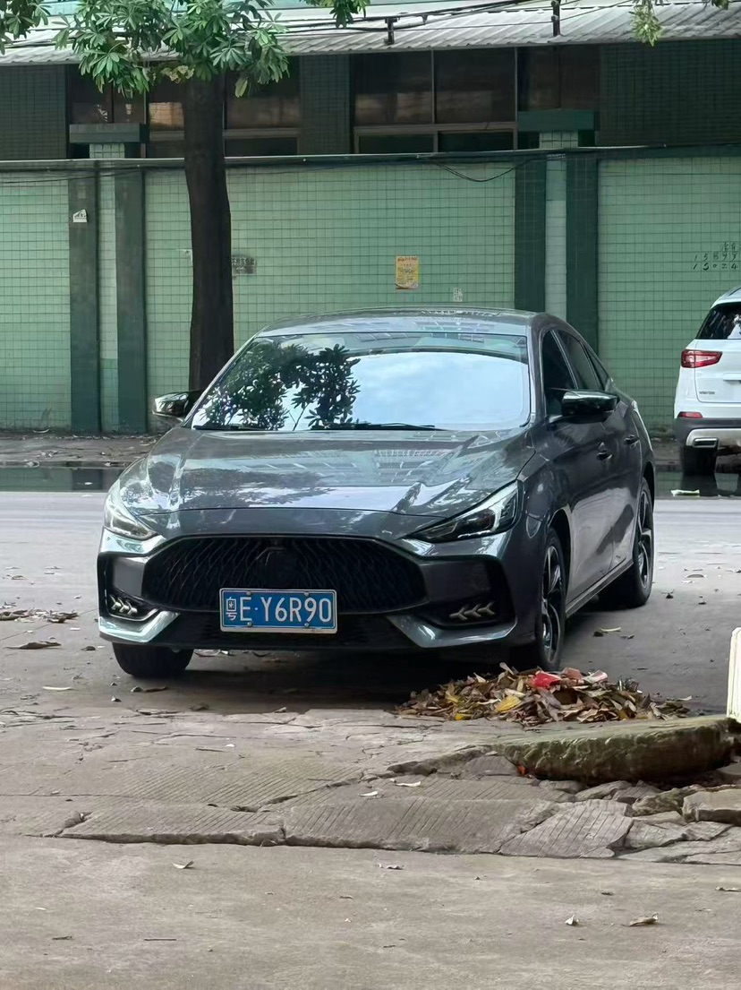 MG 5 2022 immagine di auto 