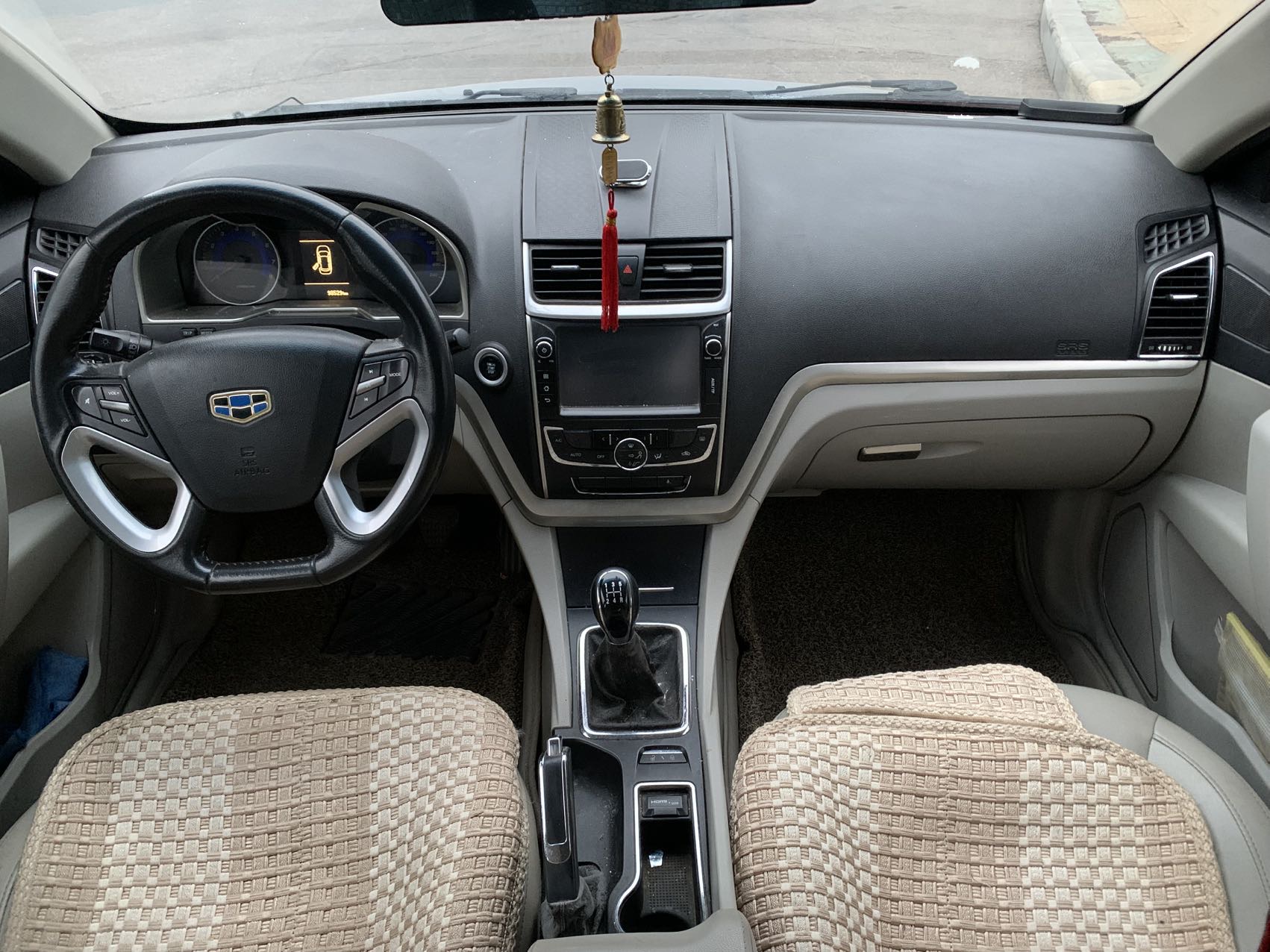 GEELY Emgrand 2014 #5 GEELY Emgrand 2014 car image #5