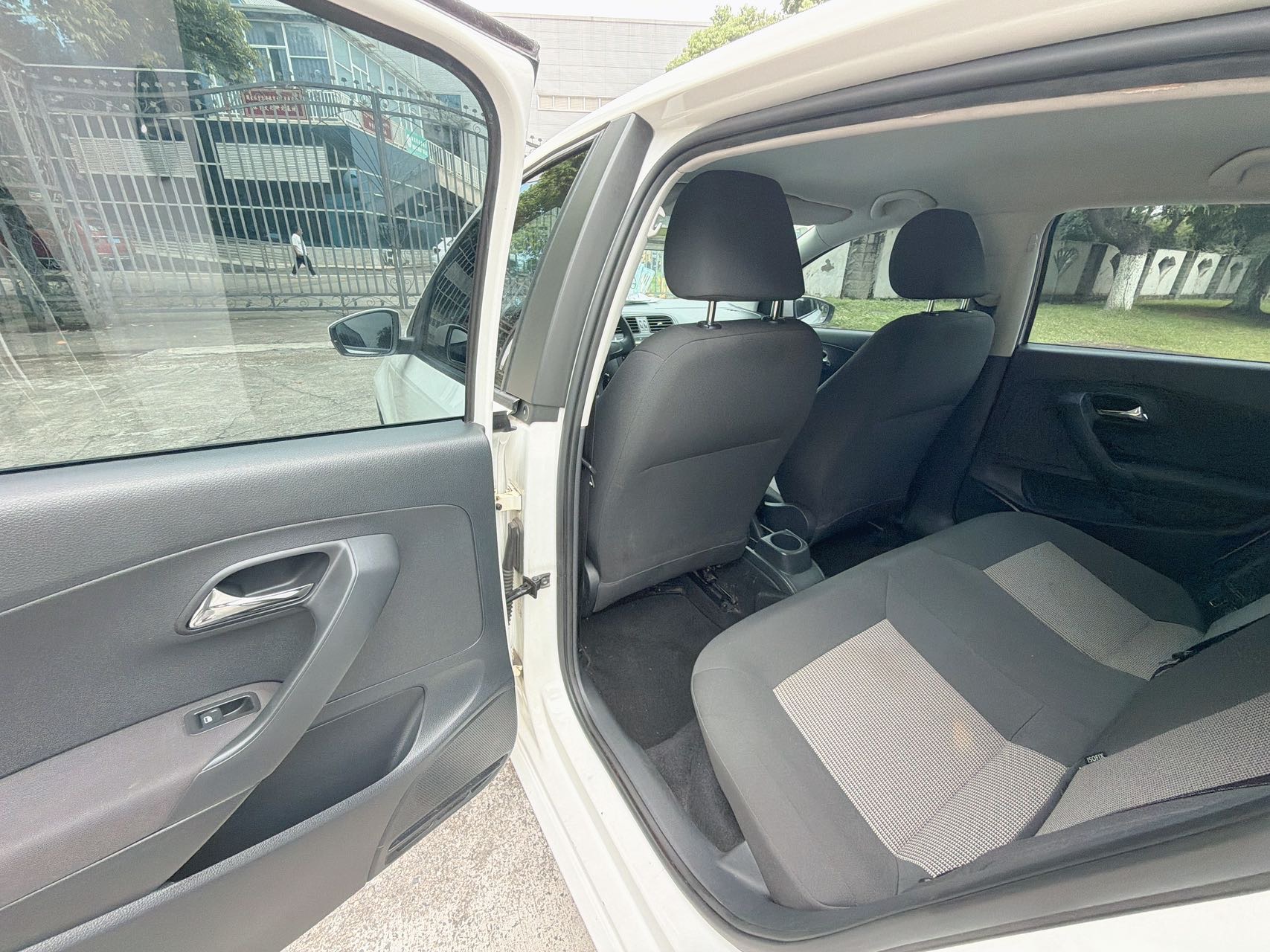 Volkswagen Polo 2016 #11 Volkswagen Polo 2016 car image #11