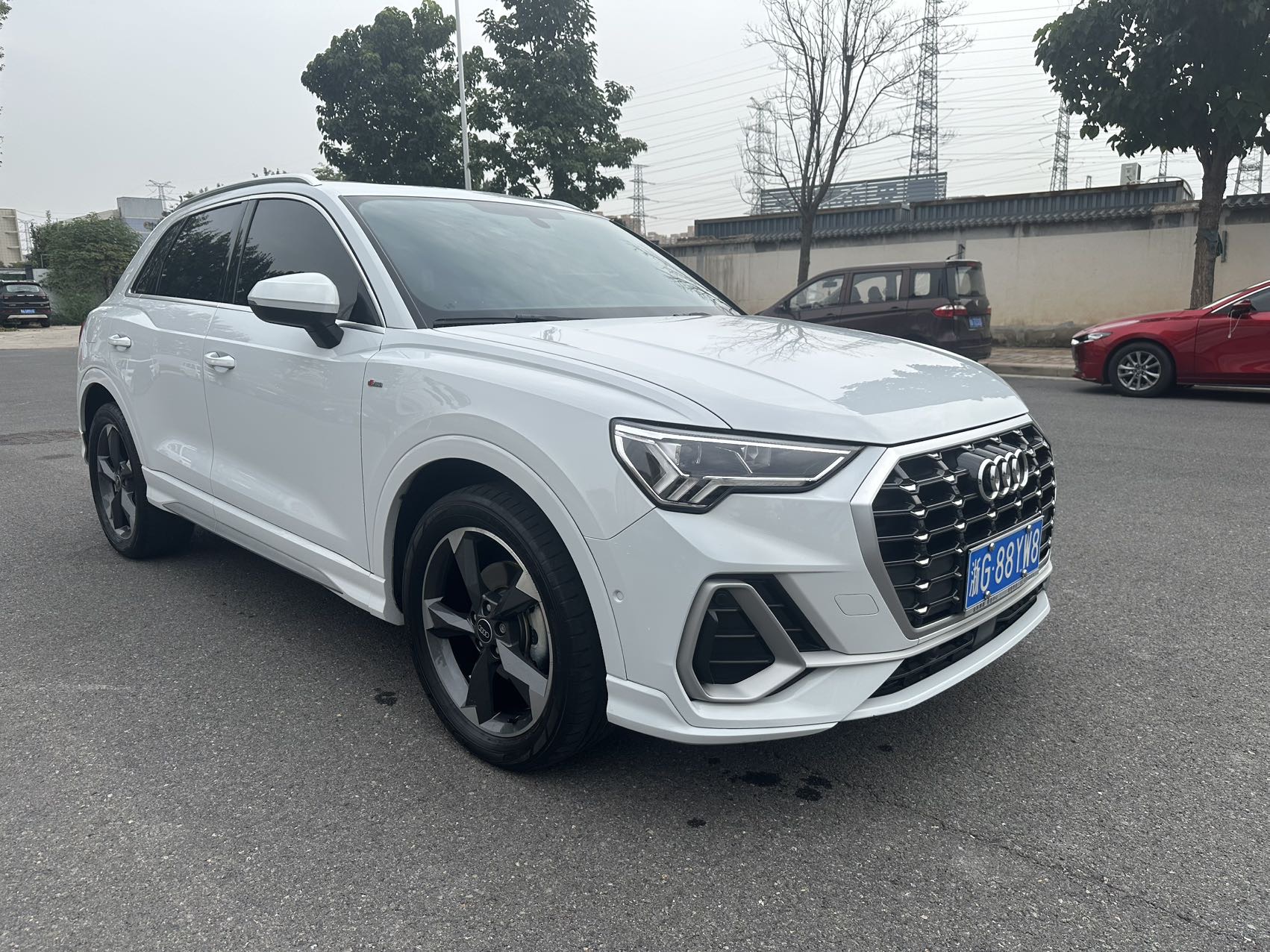 Audi Q3 2022 car image #3