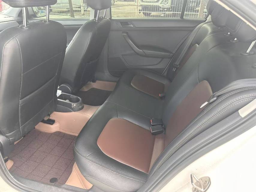 Volkswagen Santana 2016 car image #6