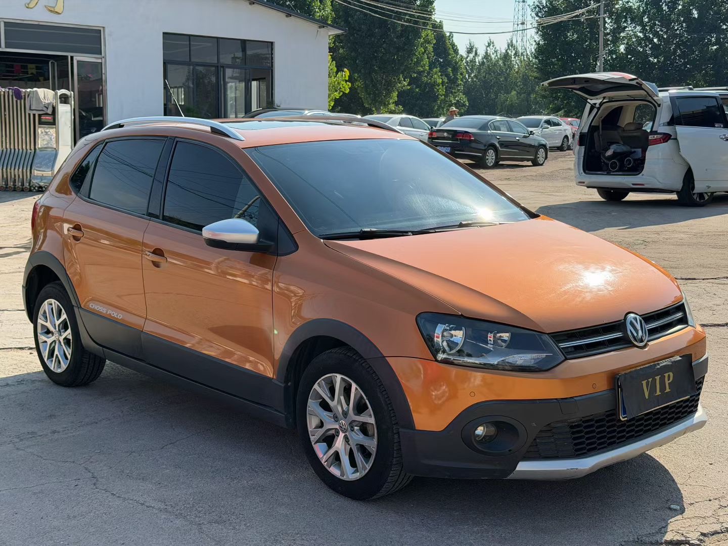 Volkswagen Polo 2015 car image 